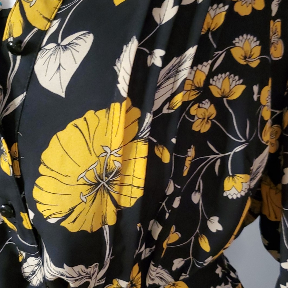 Plus-size Long Sleeved Dress - Picture 6 of 11